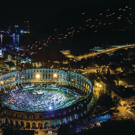 Дом отдыха Awesome In With Wifi Пула