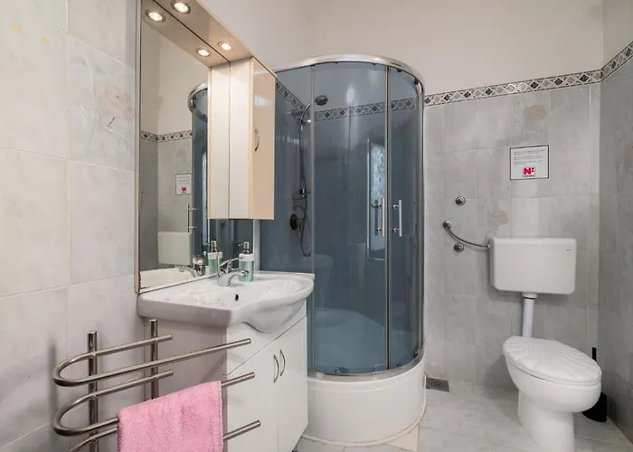 Tatil Evi Awesome In With Wifi Pula